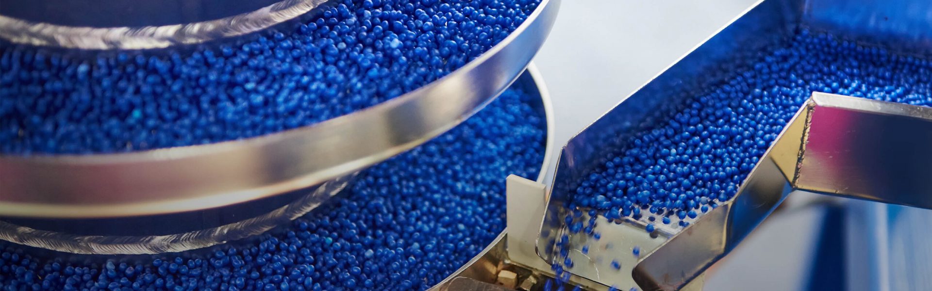 Equipment for working with small plastic granules for chemical industry